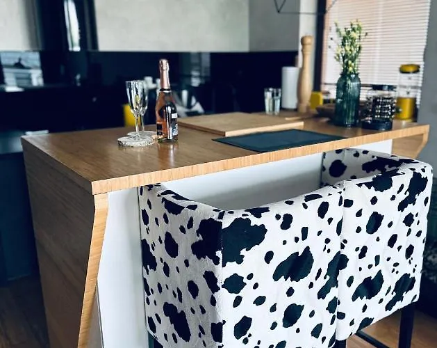 Daire Bovis Center Redlowo